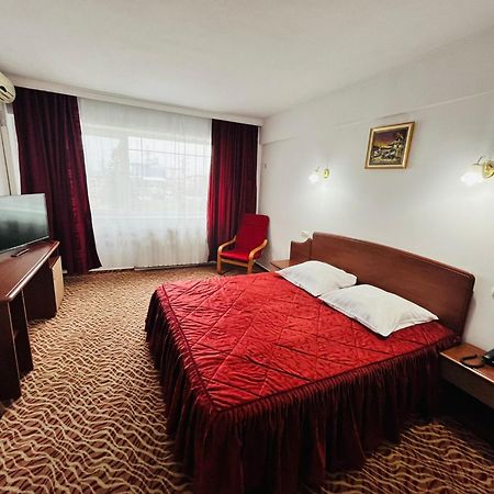 Hotel Flora Drobeta Turnu Severin Zewnętrze zdjęcie