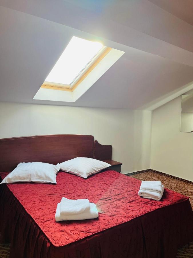 Hotel Flora Drobeta Turnu Severin Zewnętrze zdjęcie