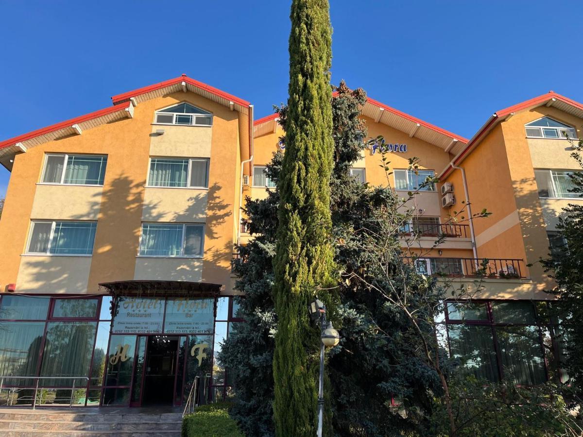 Hotel Flora Drobeta Turnu Severin Zewnętrze zdjęcie