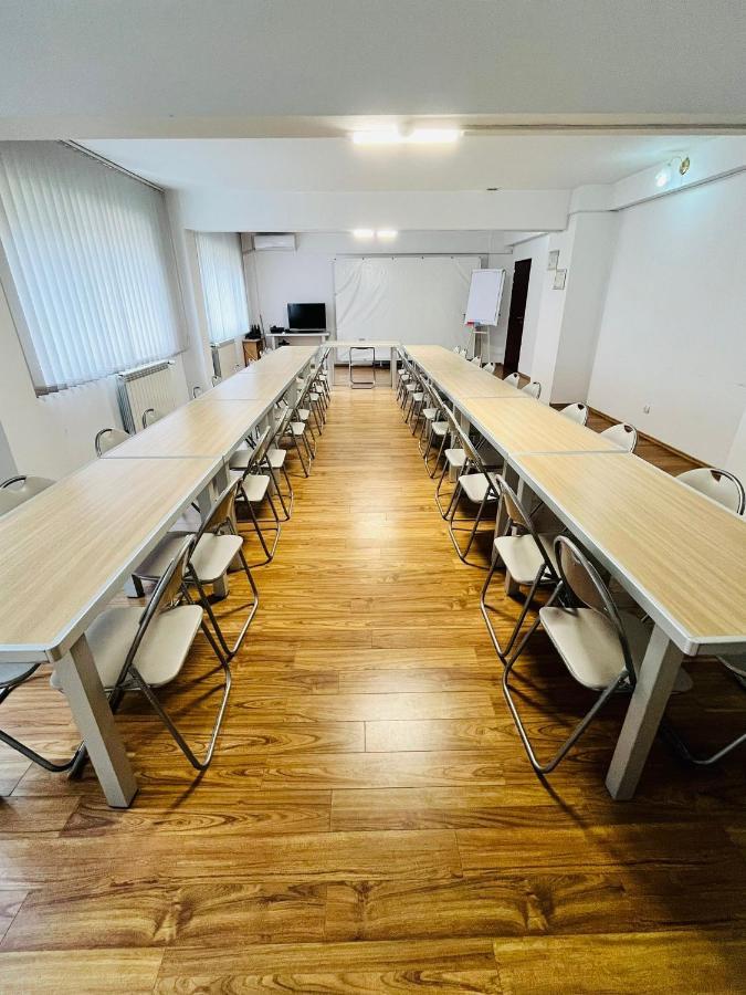 Hotel Flora Drobeta Turnu Severin Zewnętrze zdjęcie