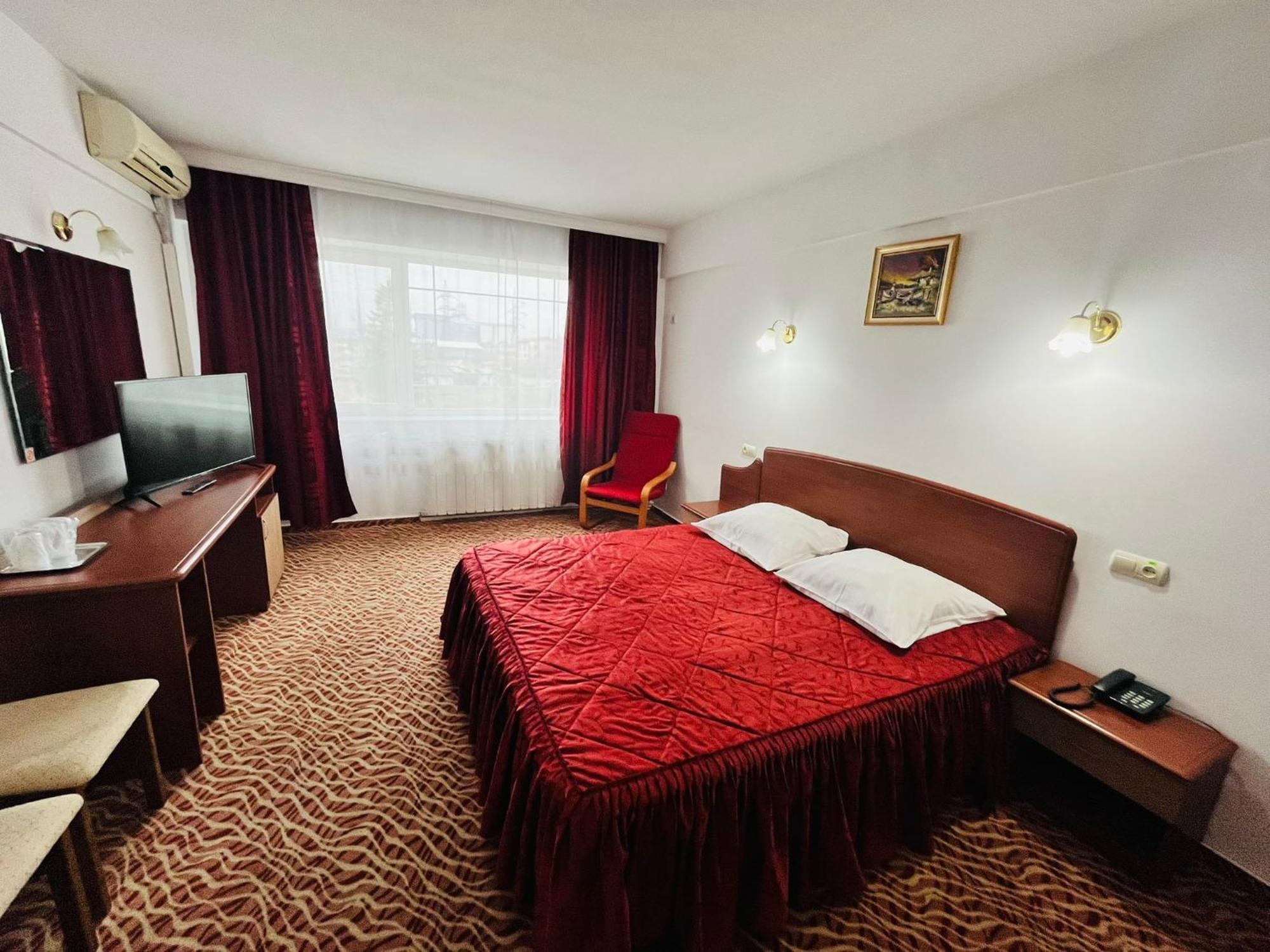 Hotel Flora Drobeta Turnu Severin Zewnętrze zdjęcie