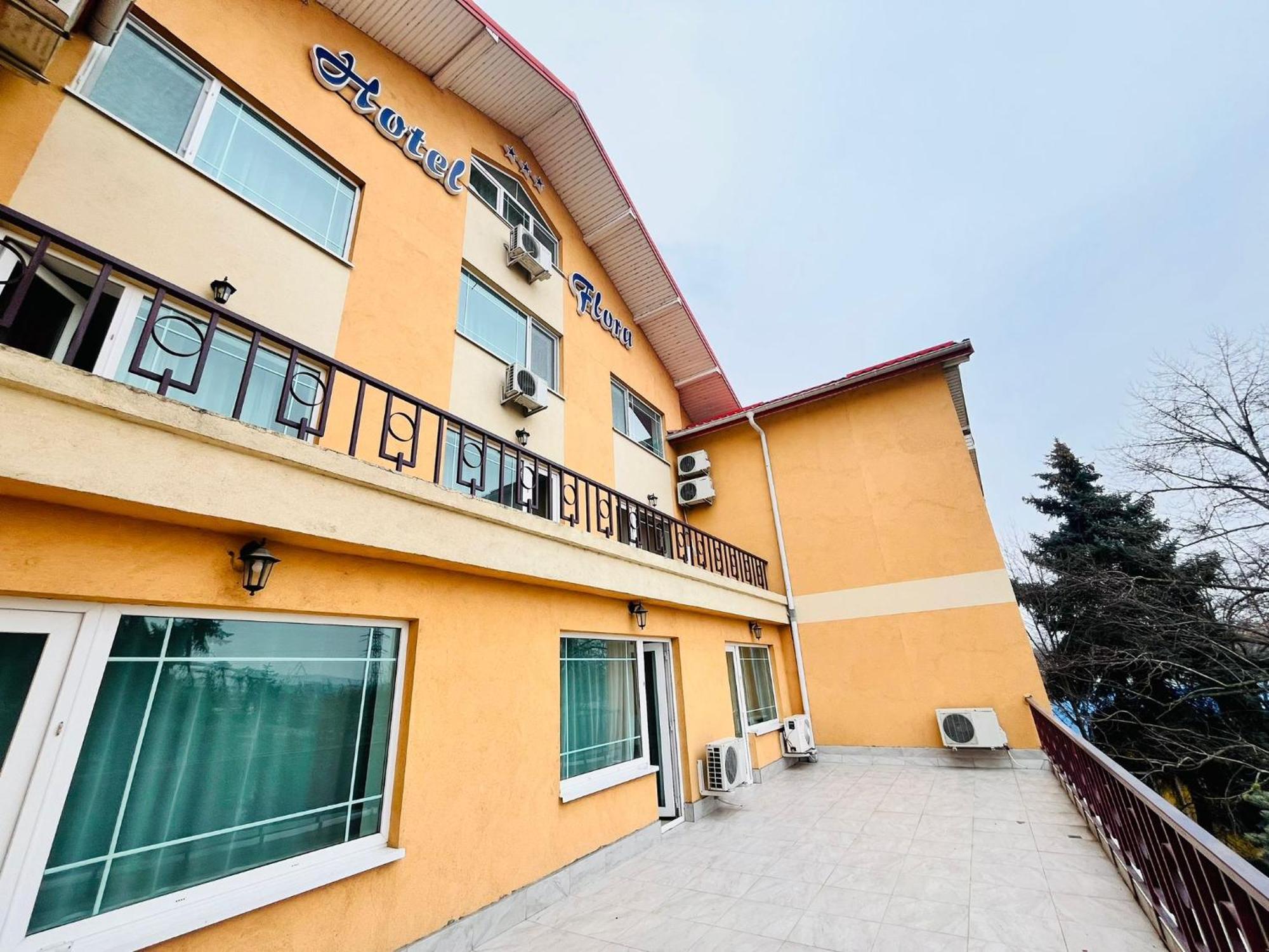 Hotel Flora Drobeta Turnu Severin Zewnętrze zdjęcie